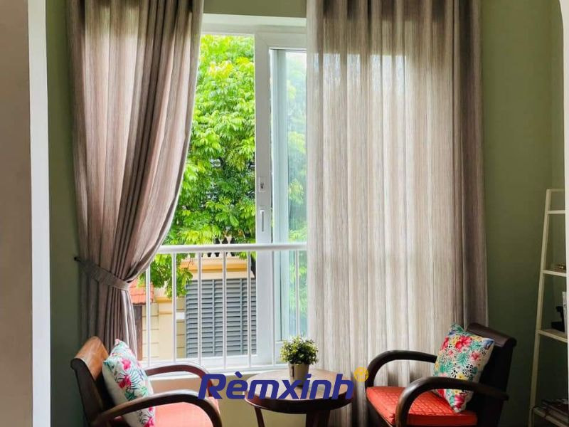 Đa dạng lựa chọn chất liệu vải khi tự may rèm cửa