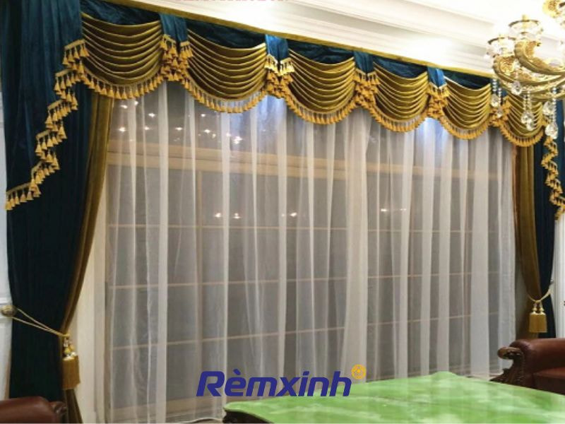 Rèm yếm nữ hoàng