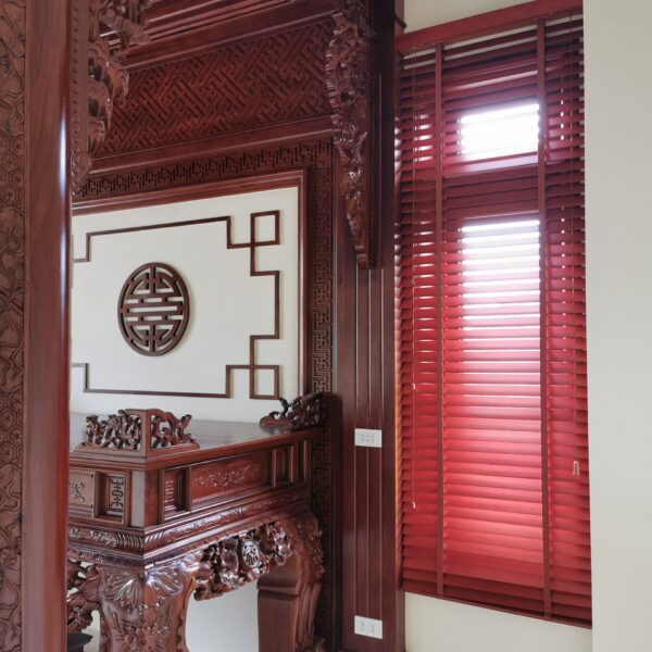 Rèm gỗ cửa sổ phòng thờ