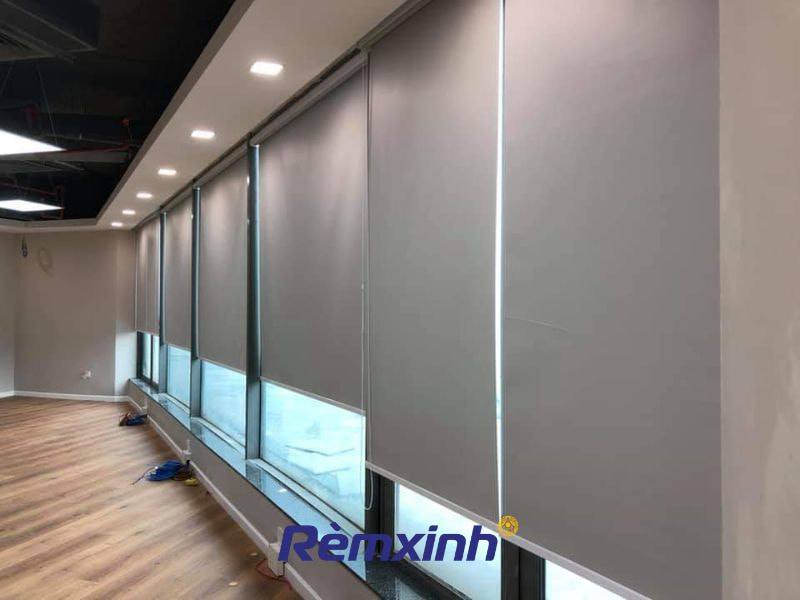 Rèm văn phòng cách nhiệt làm từ nhiều loại chất liệu