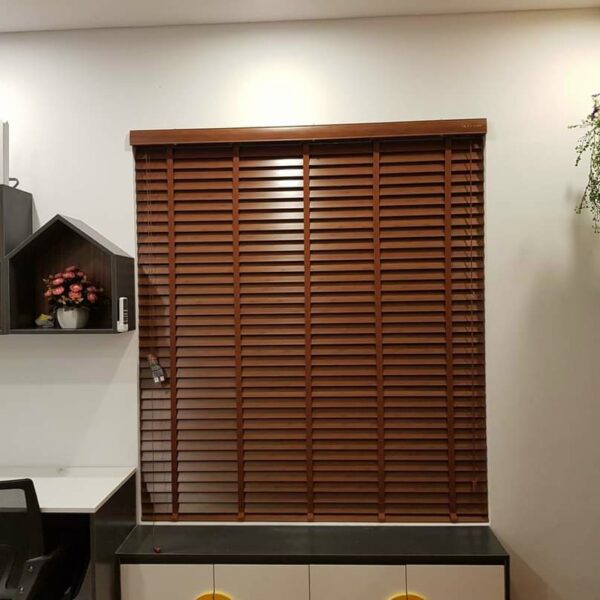 Rèm cửa gỗ tự nhiên phong cách sang trọng cổ điển