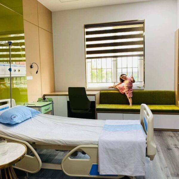 Rèm cầu vồng lắp bệnh viện