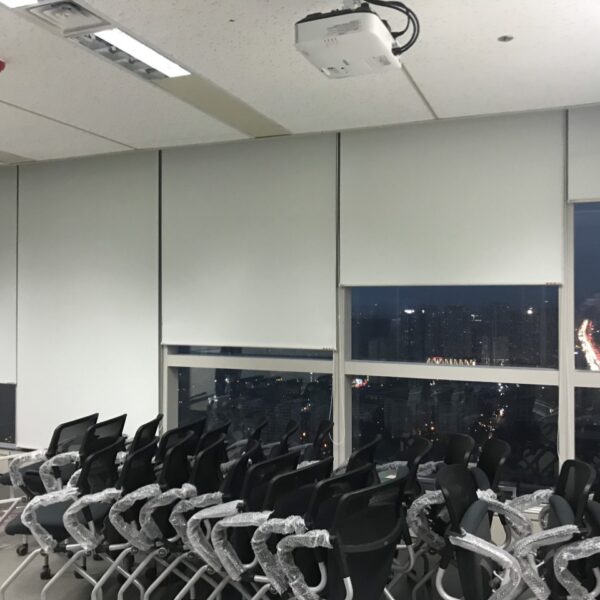 Rèm cuốn chống nắng phòng khách