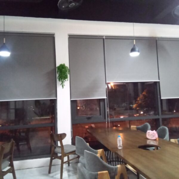 Rèm cuốn lắp nhà hàng khách sạn