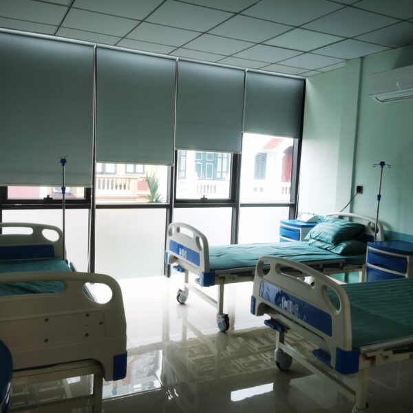 Rèm cuốn lắp nhà hàng khách sạn
