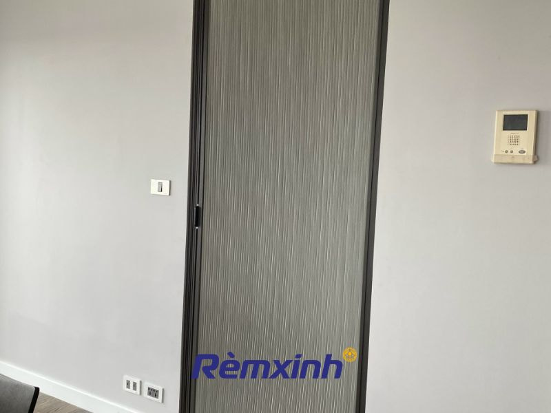 Kiểm tra rèm vách ngăn tổ ong sau khi lắp đặt