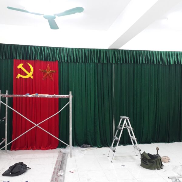Cách giặt phông rèm hội trường sân khấu