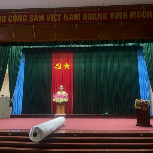 Lắp phông rèm hội trường cho trường học