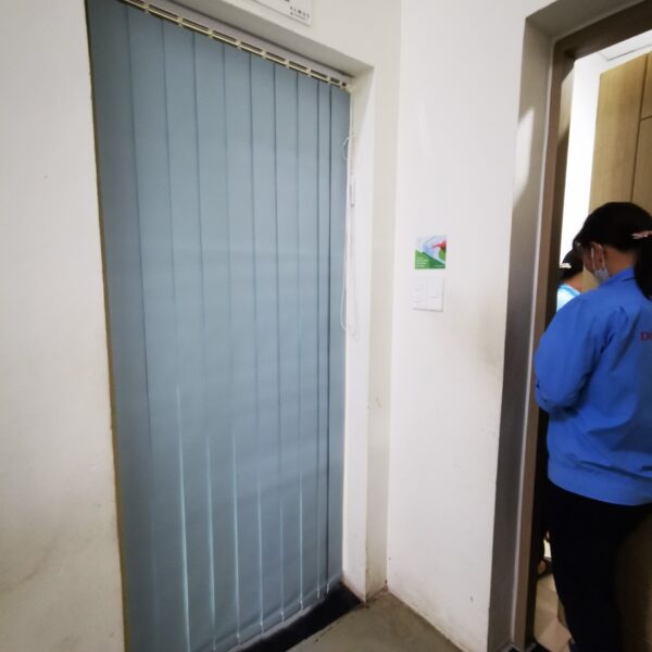 Rèm nhựa che cửa nhà tắm