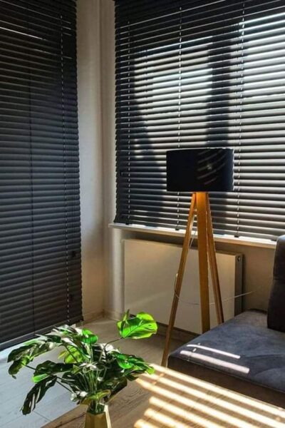Rèm cửa màu đen sang trọng huyền bí cách âm cực tốt
