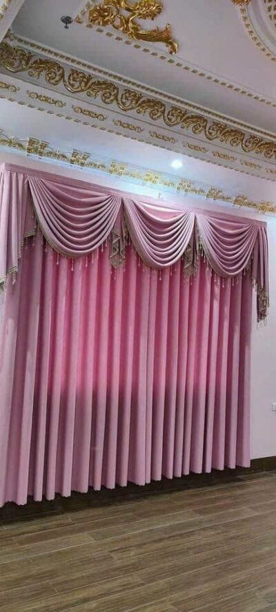 Rèm cửa màu hồng lãng mạn đáng yêu cho phòng ngủ