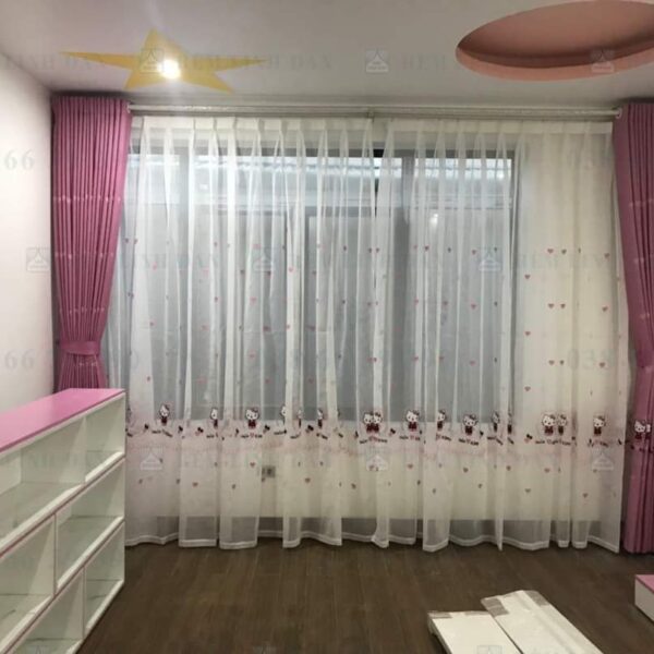 Rèm cửa màu hồng lãng mạn đáng yêu cho phòng ngủ