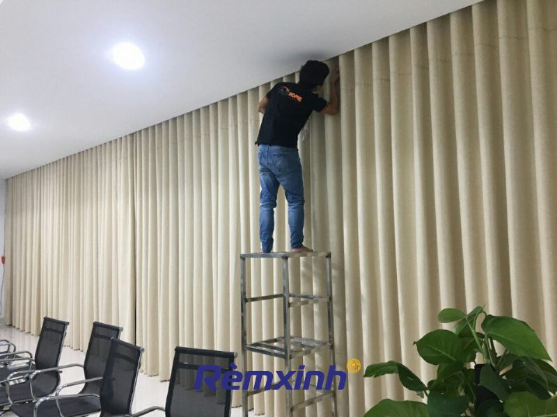 Xác định chiều rộng của rèm cửa âm trần thạch cao