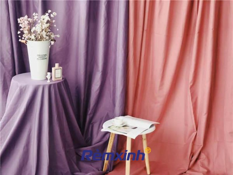 Rèm background giúp làm nổi bật chủ đề