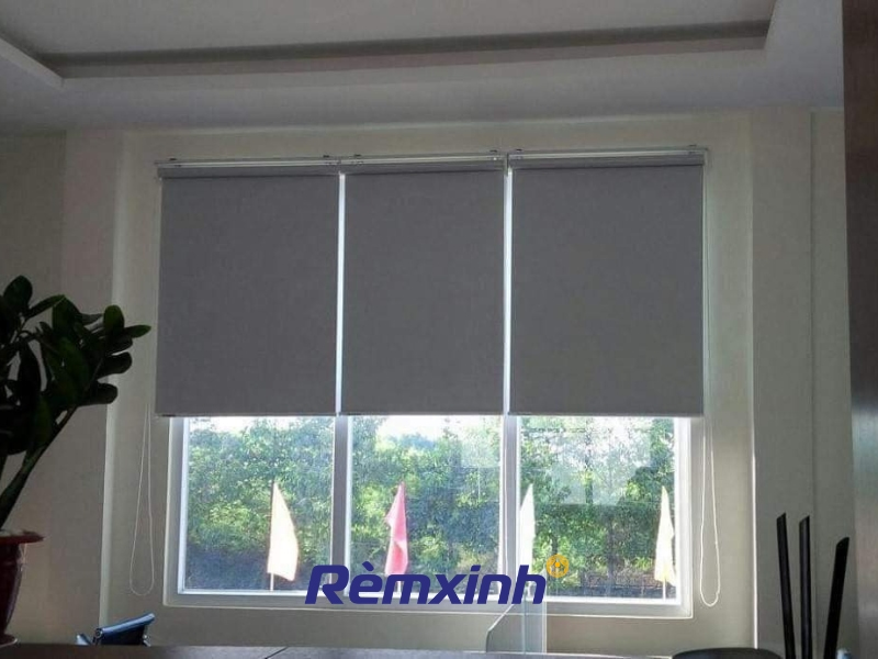 Rèm cuốn máng thường