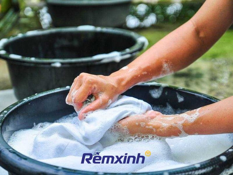 Giặt rèm vải bằng tay