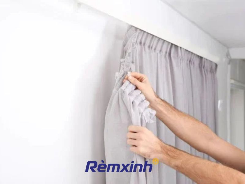 Tháo rèm vải