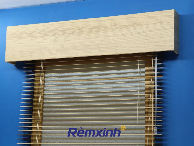 Hộp kỹ thuật rèm gỗ tự nhiên