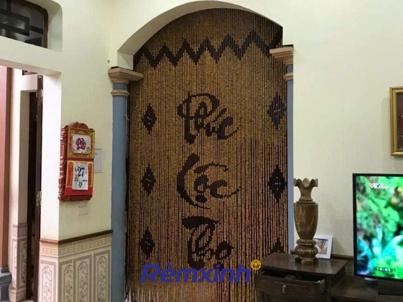 Rèm hạt gỗ trang trí lối đi