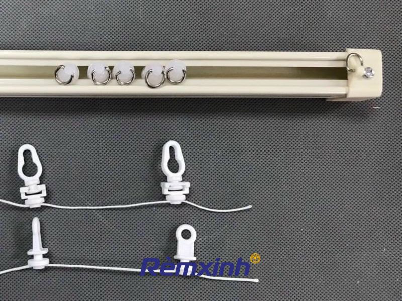Thanh ray của rèm sóng