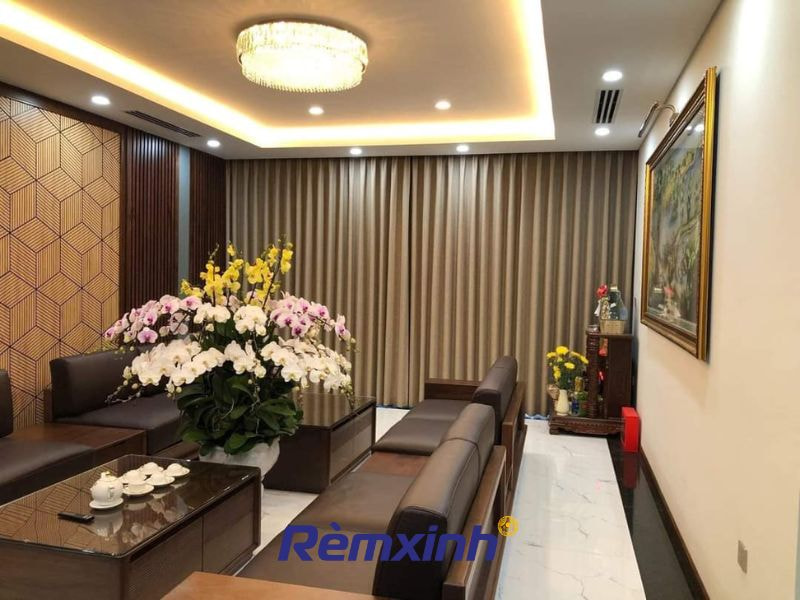 Rèm vải che toàn bộ khung cửa