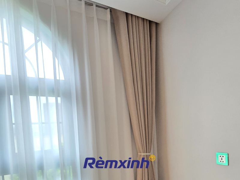 Rèm vải 2 lớp tân cổ điển mang vẻ đẹp hiện đại và ấm cúng
