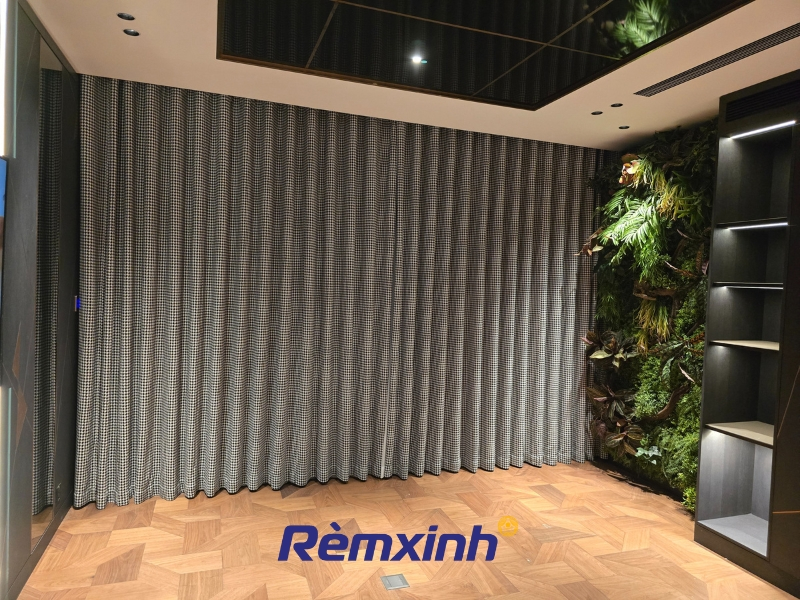 Rèm 2 lớp gam xám nâu hài hòa, sang trọng cho căn hộ Skyline
