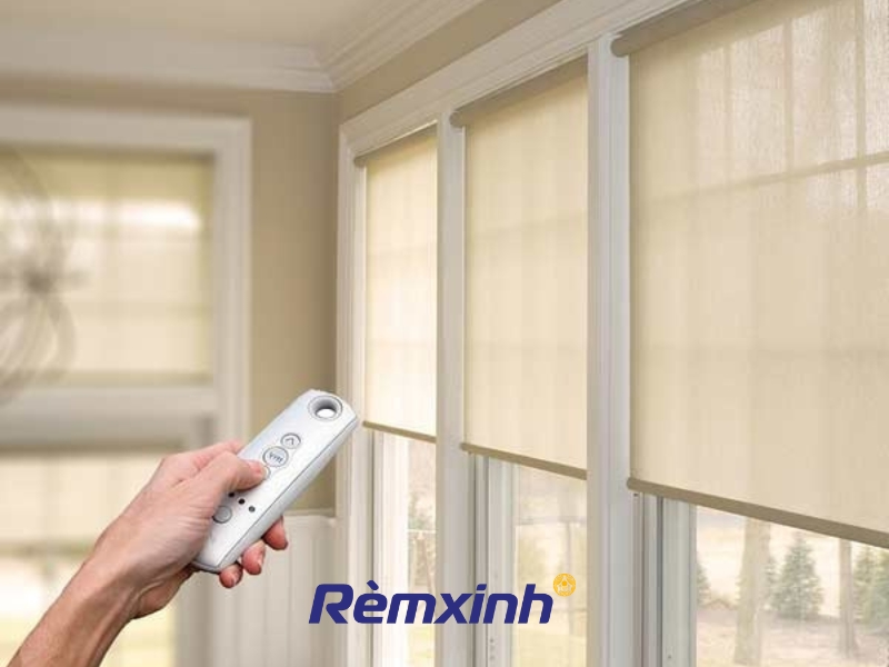 Rèm cuốn tự động