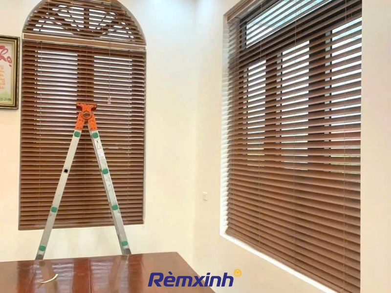 Mua rèm gỗ tại Remxinh.net: Chất lượng cao, dịch vụ tận tâm, bảo hành dài hạn.