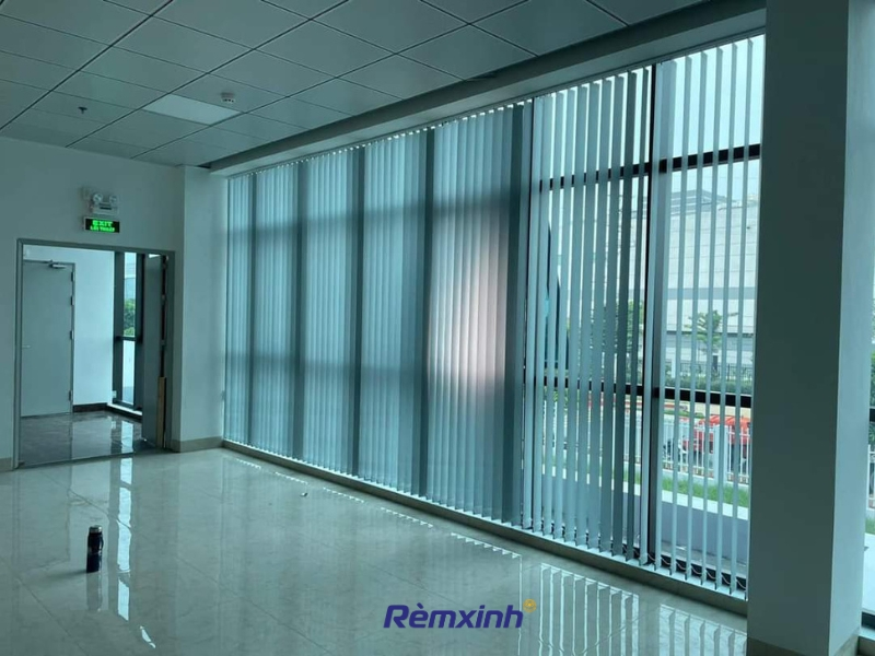 Kéo gọn sang một bên hoặc chia đều hai bên tiện lợi
