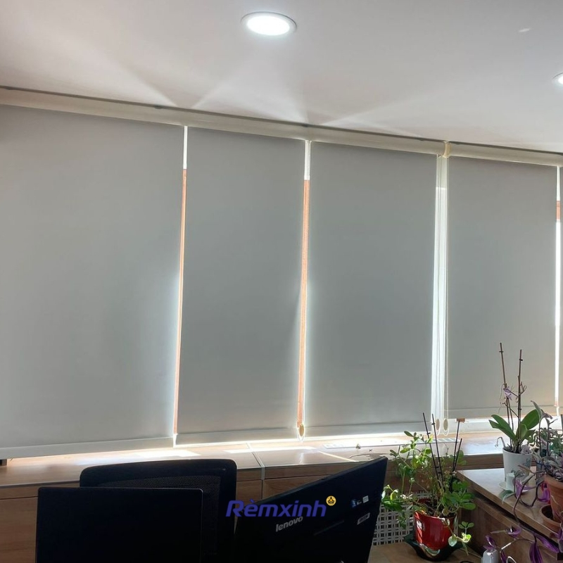 Giải pháp chống nắng gọn gàng với rèm cuốn trơn