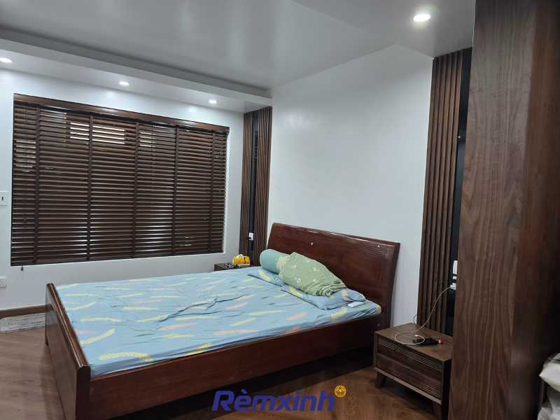  Rèm gỗ được lắp trong phòng ngủ