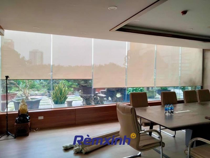 Rèm văn phòng dùng chất liệu cách nhiệt