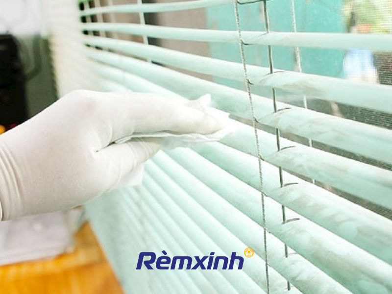 Rèm văn phòng cần được vệ sinh thường xuyên
