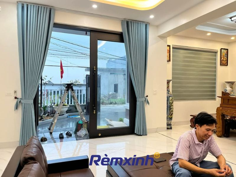 Chất liệu rèm bền đẹp, phù hợp khí hậu nóng ẩm Hà Nội.