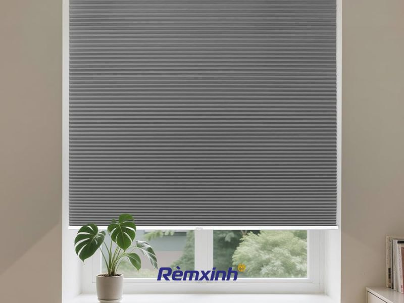 Rèm tổ ong màu xám sạch sẽ