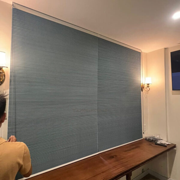 Rèm tổ ong cách nhiệt, chống nóng cửa sổ căn hộ, chung cư