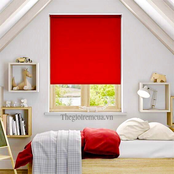 Rèm cuốn cao cấp màu đỏ tạo cảm xúc gây thương nhớ
