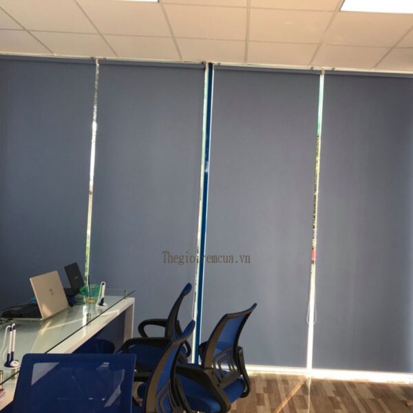 Rèm cuốn vải phủ nhựa màu xám đậm