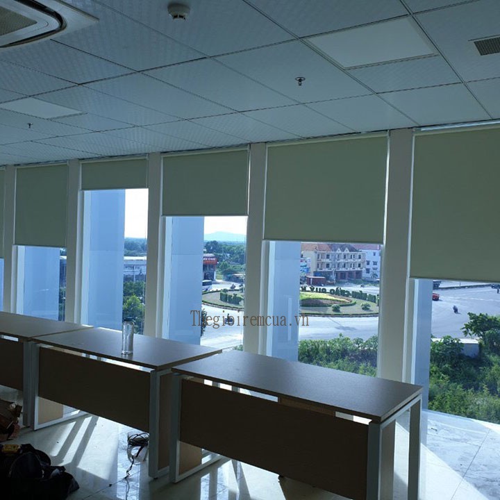 Mành cuốn trơn che nắng cửa sổ văn phòng Mành cuốn trơn che nắng cửa sổ văn phòng