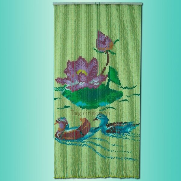 Rèm hạt nhựa tranh bông sen nền kem