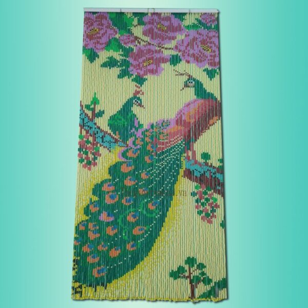 Rèm hạt nhựa tranh con công nền kem