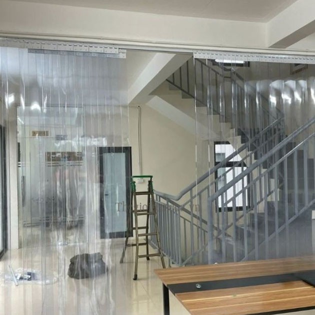 Rèm nhựa ngăn điều hòa kéo trượt ngang thay khung kính Rèm nhựa ngăn điều hòa kéo trượt ngang thay khung kính